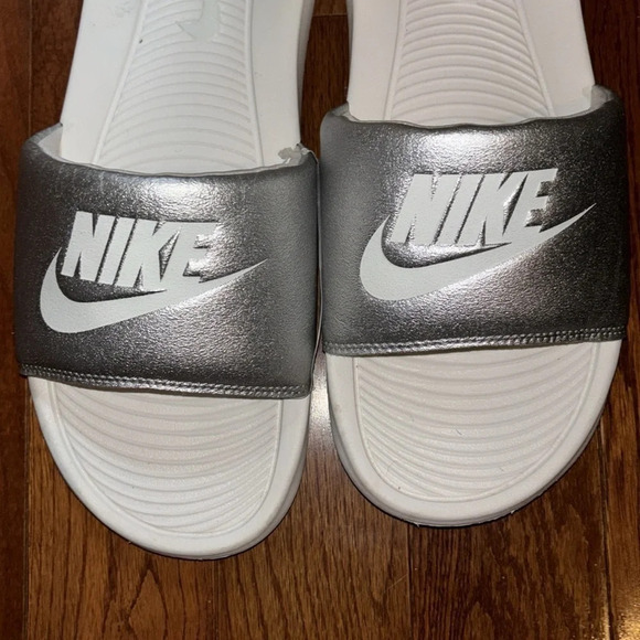 Nike Slides Silver Sz 10 - Picture 4 of 10